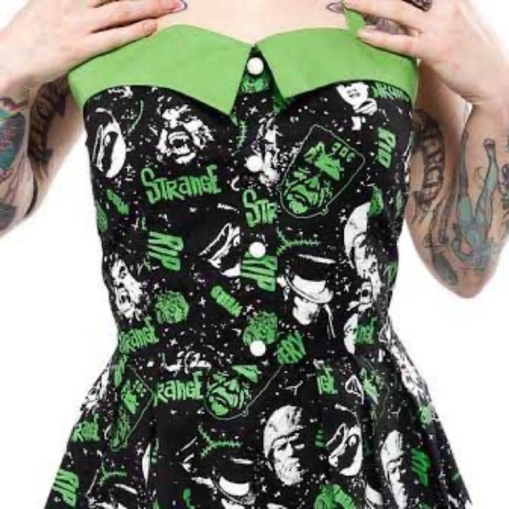 Sourpuss Peggy Horror Dress 🦇